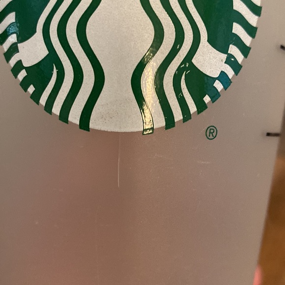 4-pack of Starbucks clear cups - Picture 3 of 3